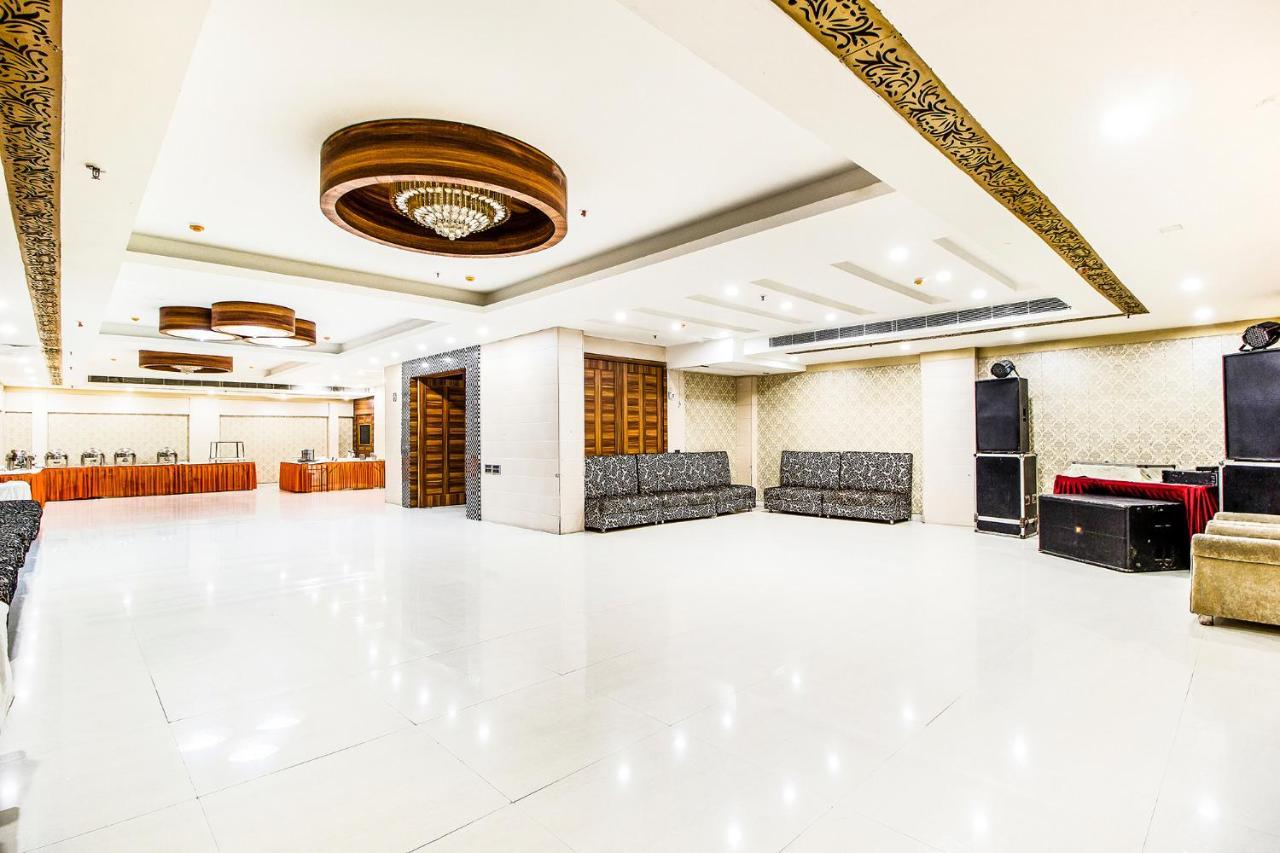 Fabhotel Le Monarque Chandīgarh 外观 照片